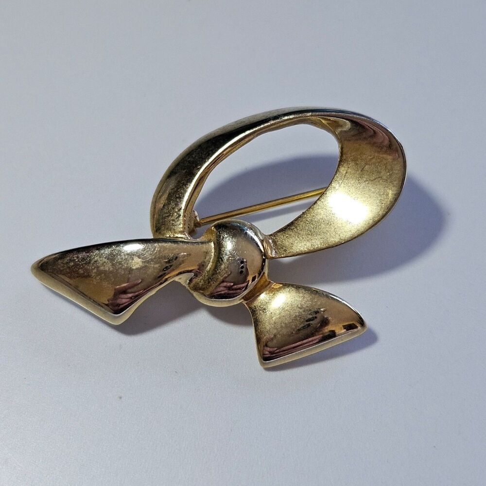 *Sale* Gold Tone Knotted Scarf Ribbon Brooch Vintage